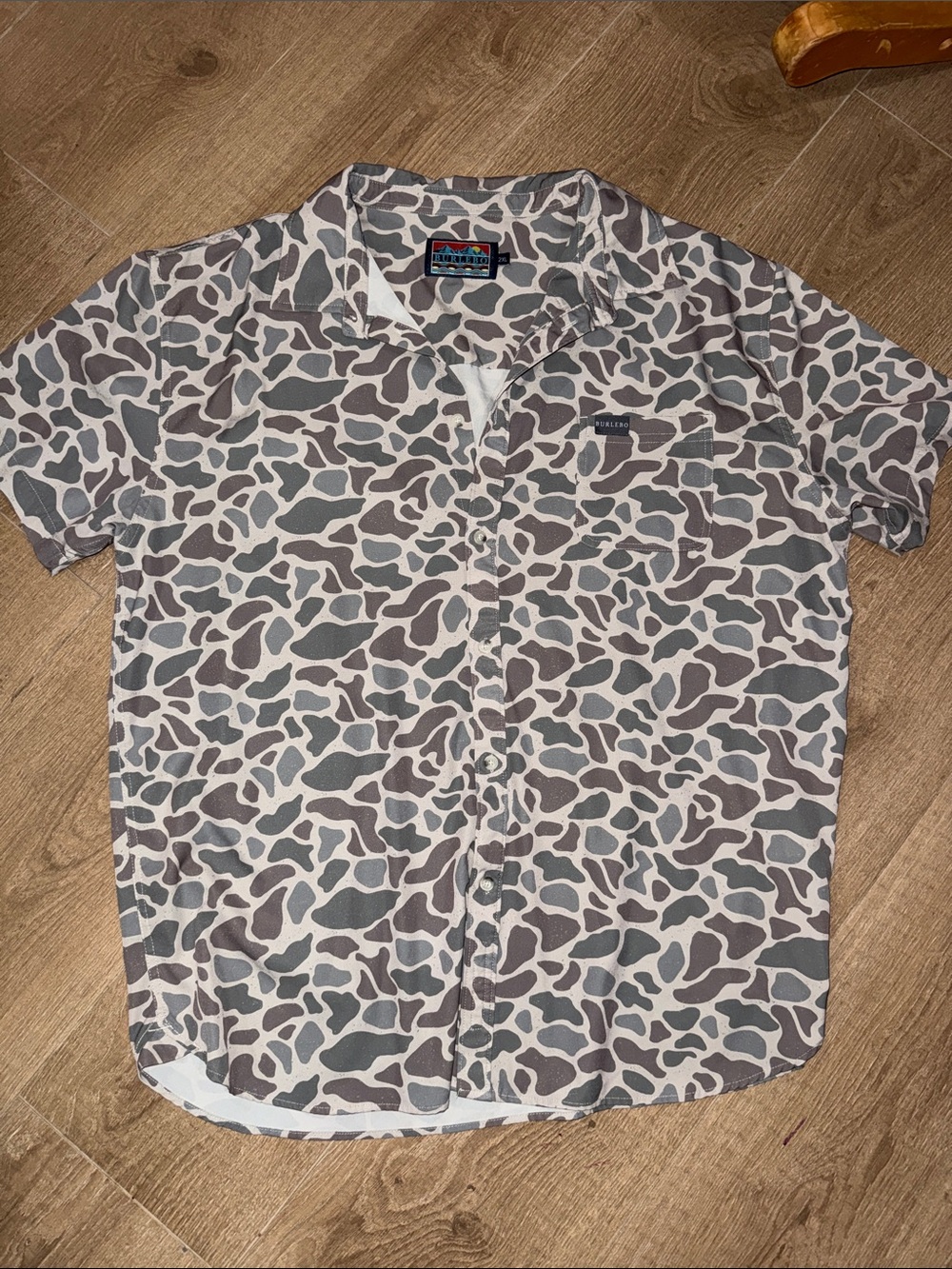 Men's Burlebo Short-Sleeve Button-Up Shirt in Gray Camo Pattern
